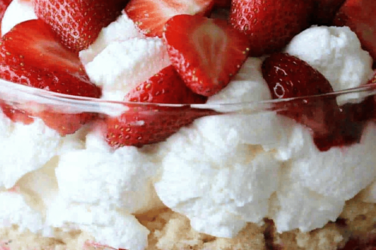 Strawberry Cheesecake Trifle