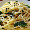 Spaghetti garlic spinach